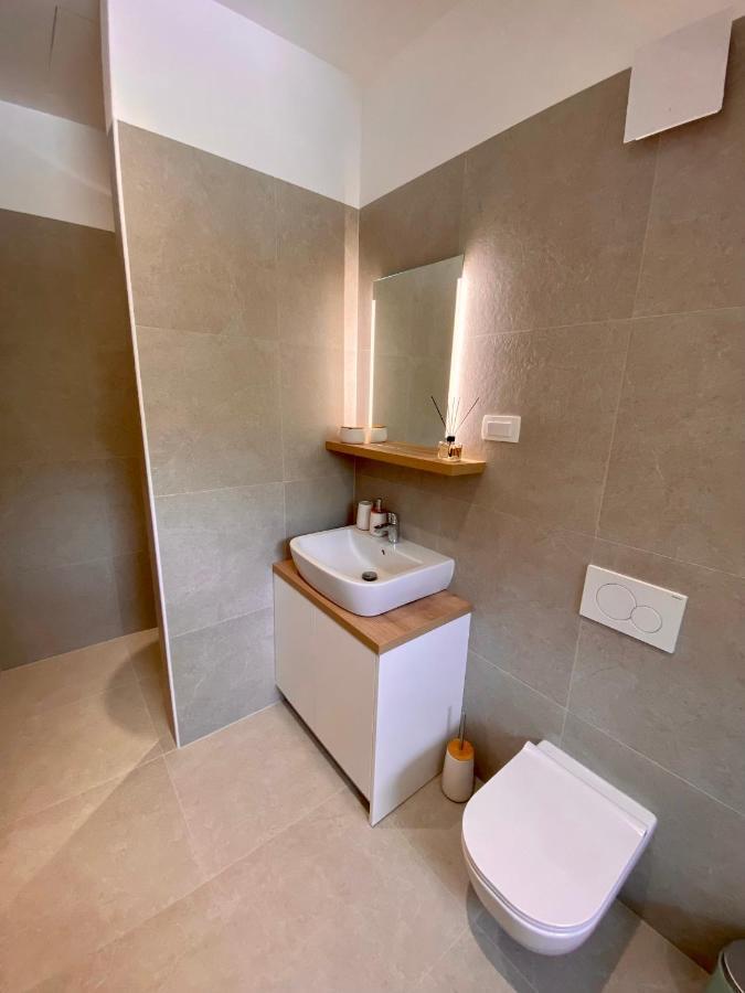 Sunny Oak Estate Apartment Mengeš Exterior foto